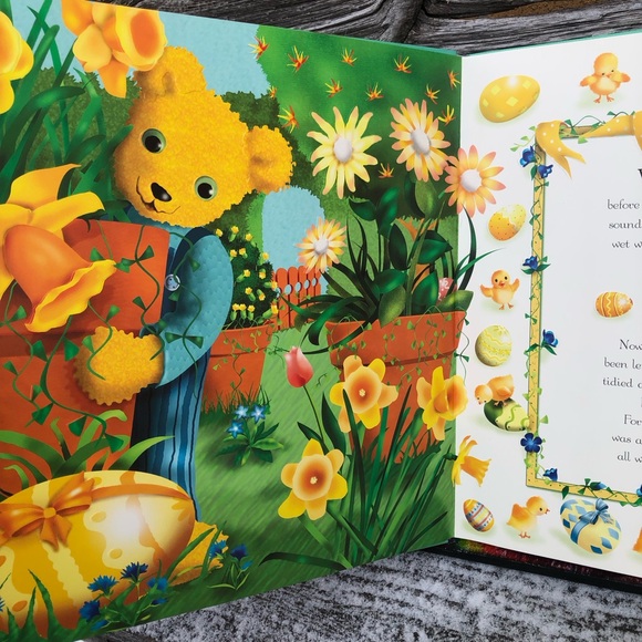 A big book!  The Toys Easter Surprise children’s literature hard cover spring 💛🩷 - Picture 10 of 14